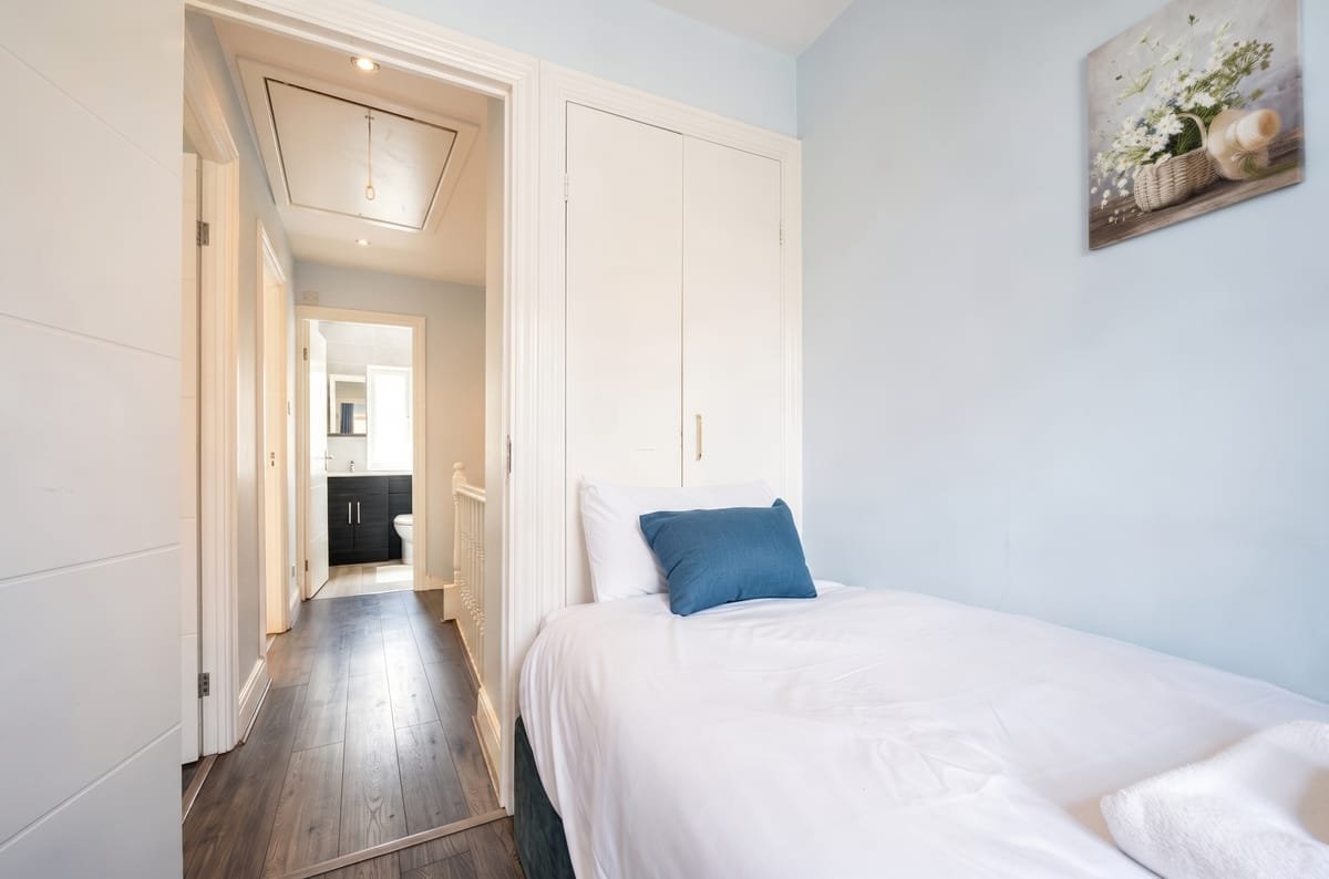 Garden Townhouse — bedroom 3
