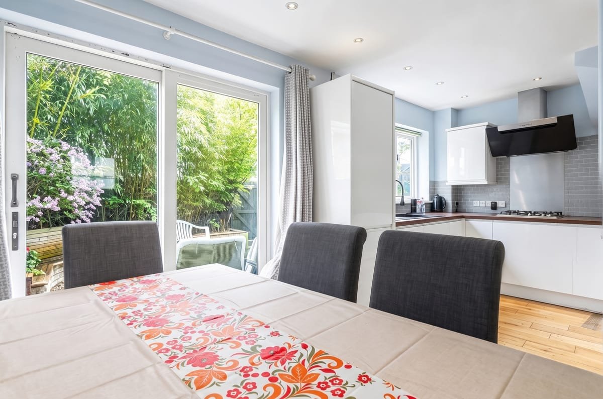 Garden Townhouse — dining room