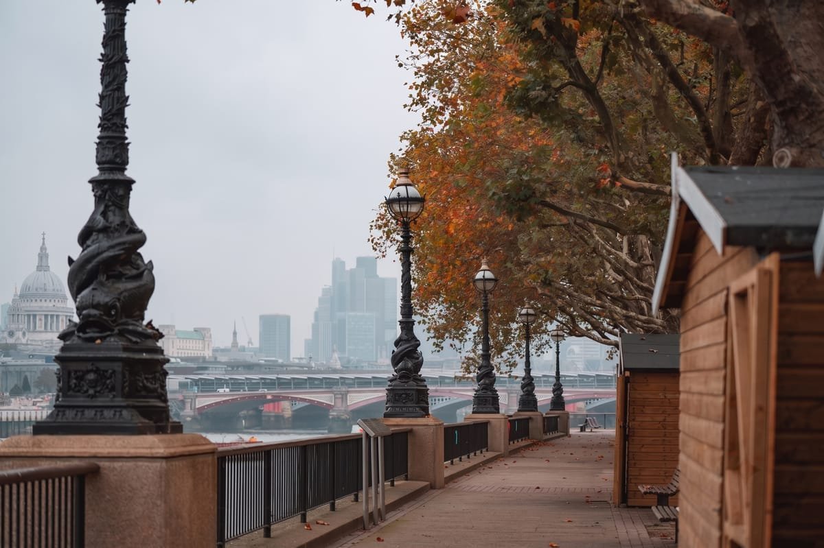 Garden Townhouse — the Thames Path towards St Paul's