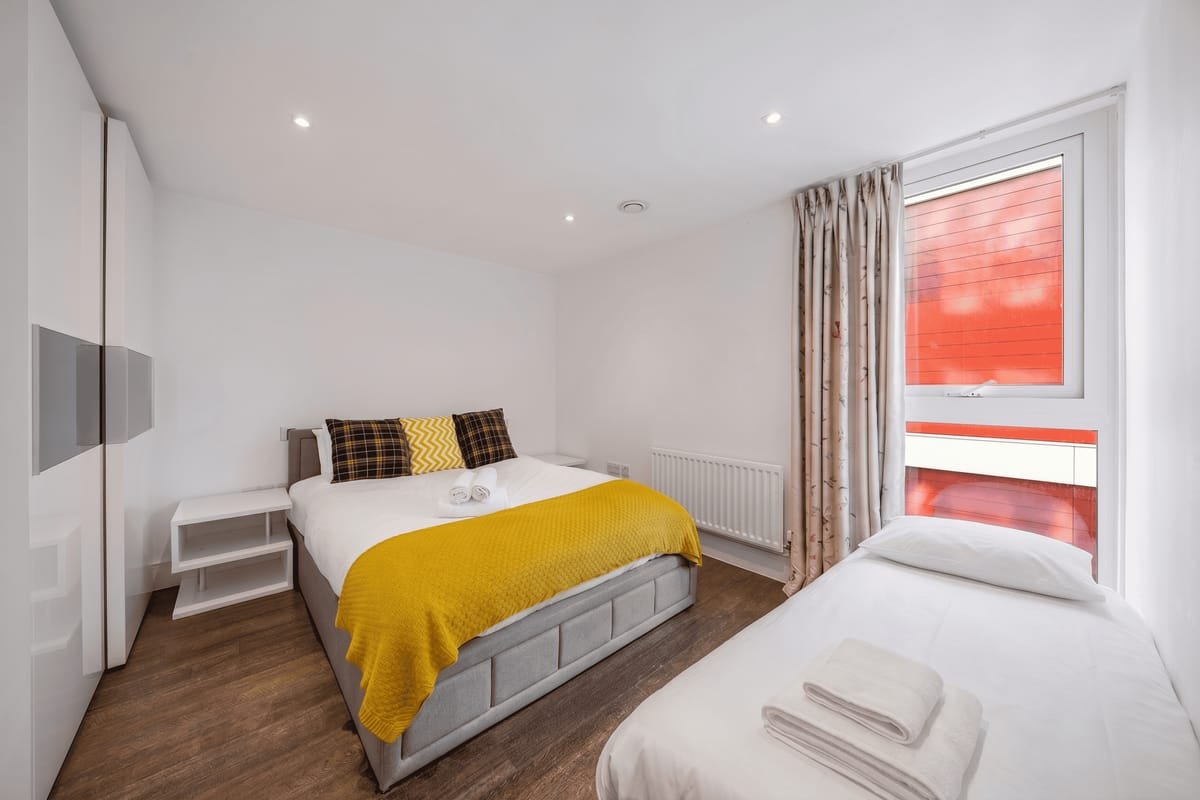 Riverside 1BR — bedroom