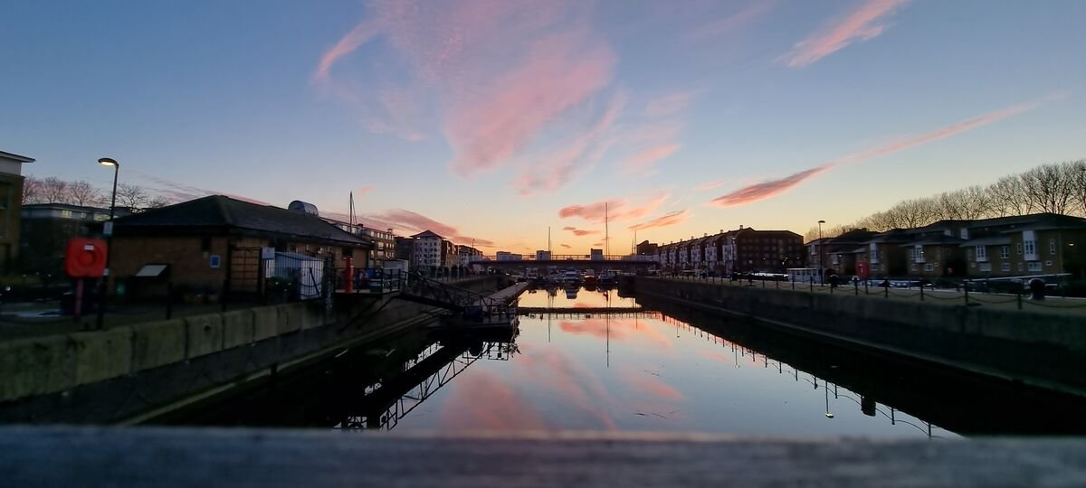 Riverside 1BR - the area