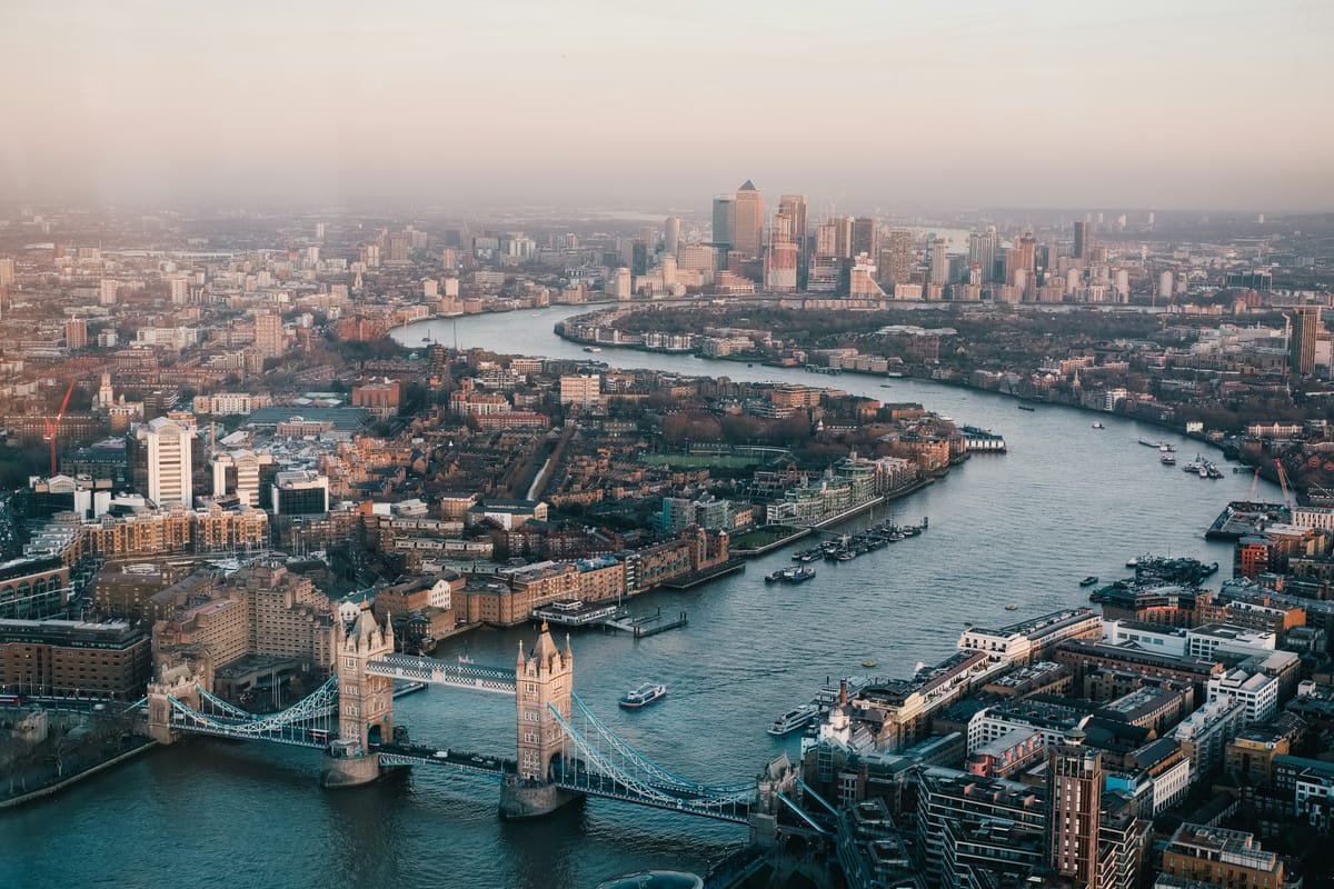 Riverside 3BR — Tower Bridge, the Thames and Canary Wharf from above